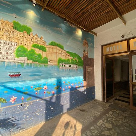 Hotel Damanis Udaipur Exterior photo