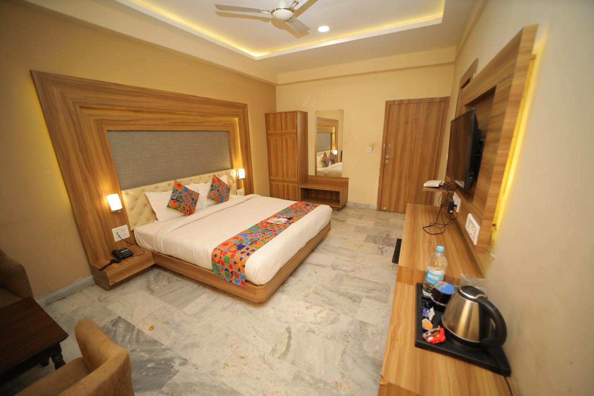 Hotel Damanis Udaipur Exterior photo