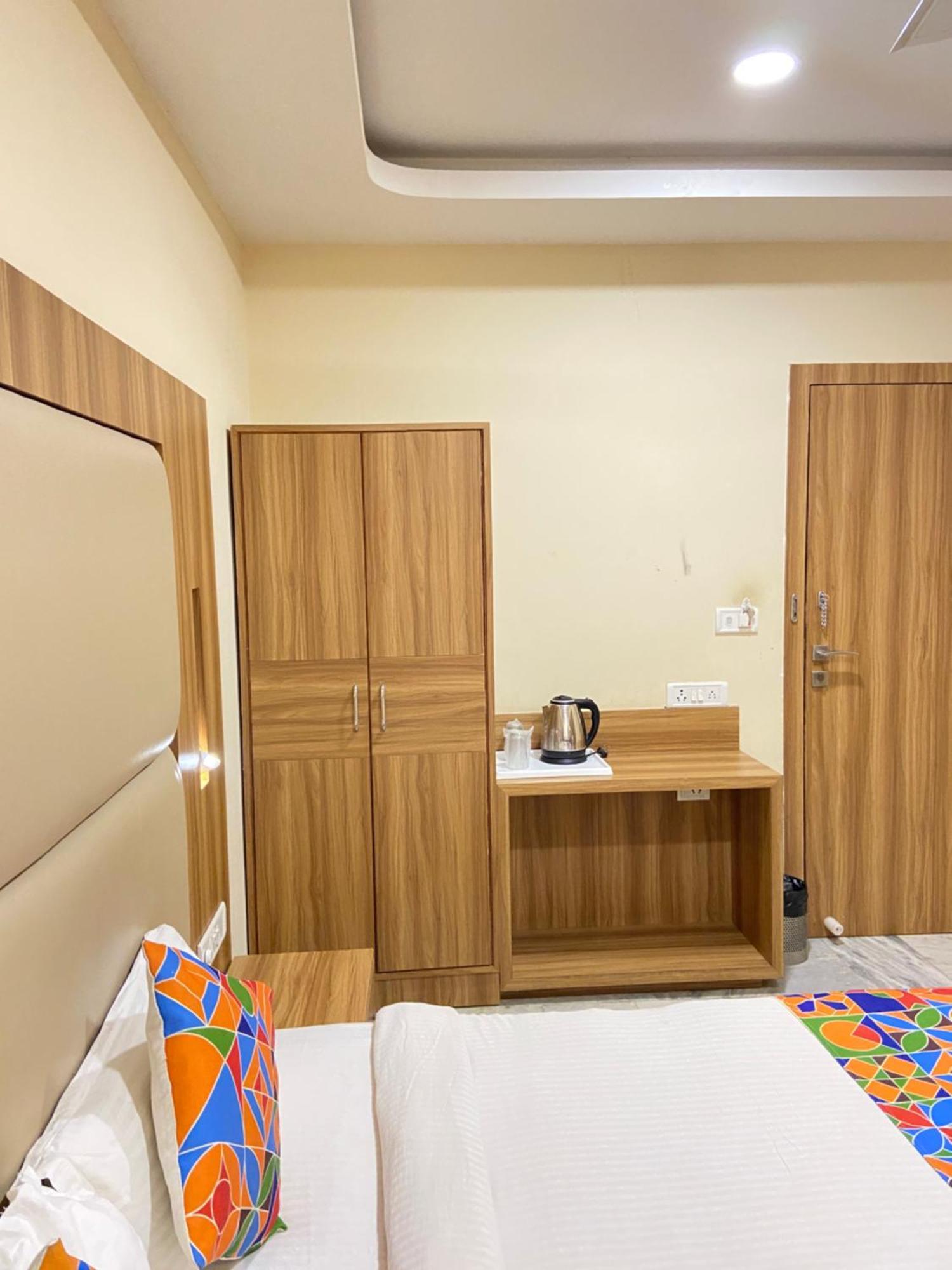 Hotel Damanis Udaipur Exterior photo