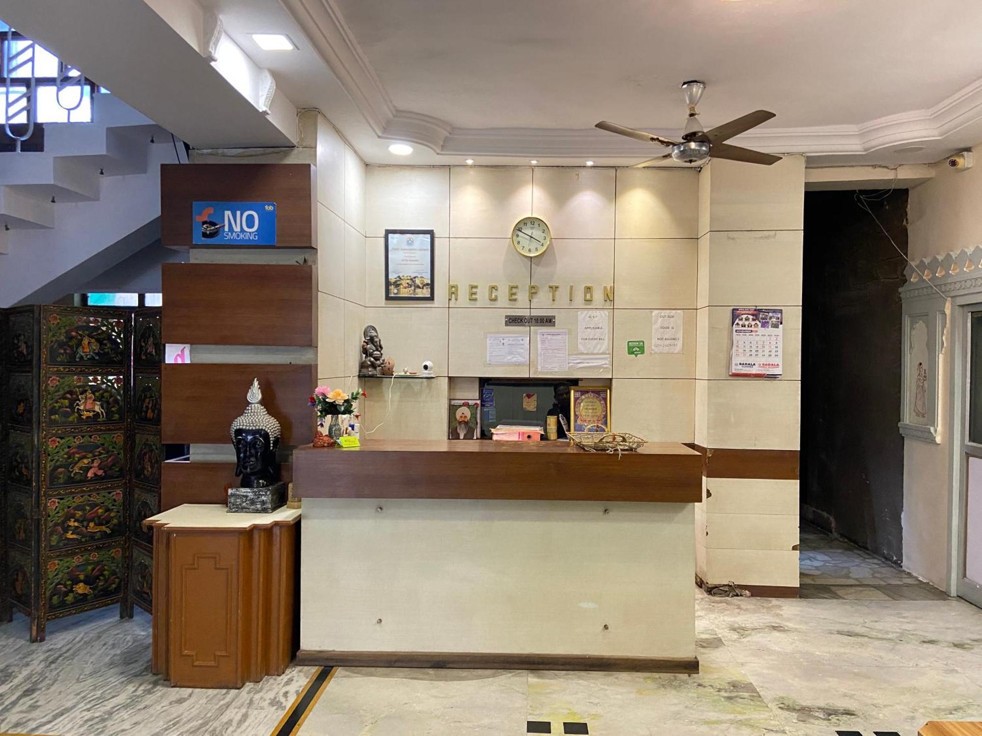 Hotel Damanis Udaipur Exterior photo