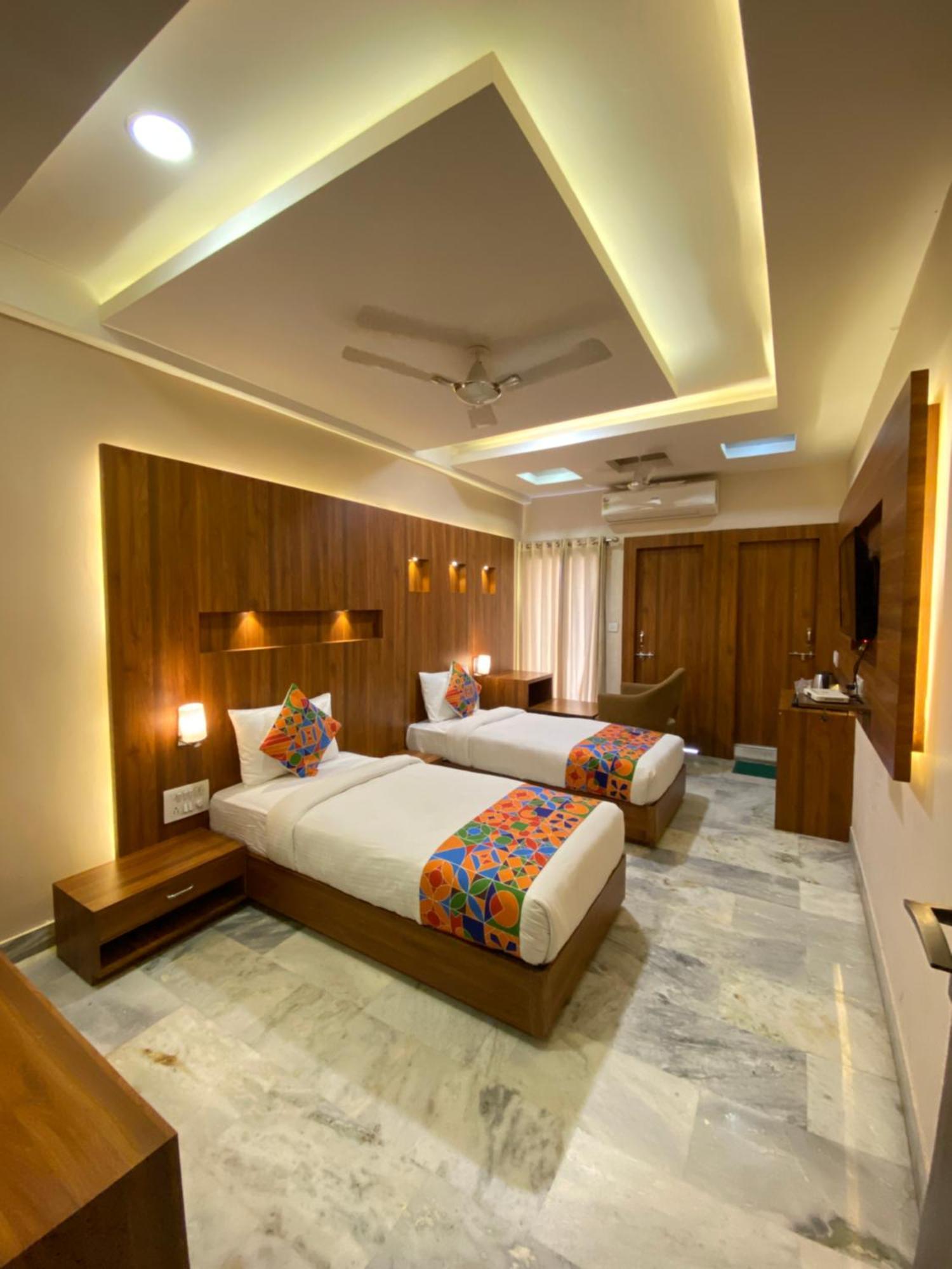 Hotel Damanis Udaipur Exterior photo