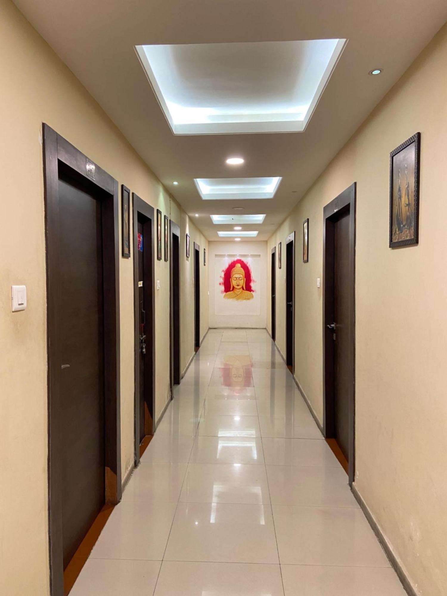 Hotel Damanis Udaipur Exterior photo