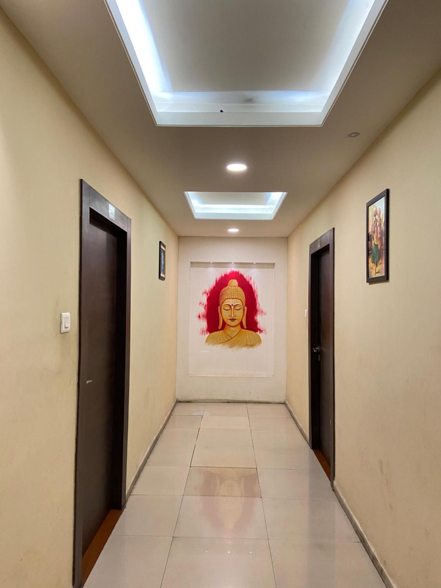 Hotel Damanis Udaipur Exterior photo